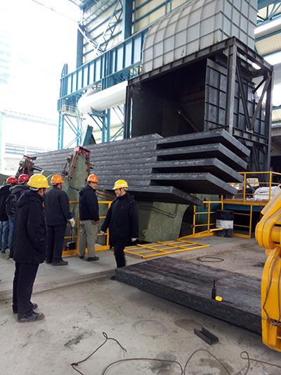 山鋼集團380噸鐵水包液壓傾翻負(fù)載試驗